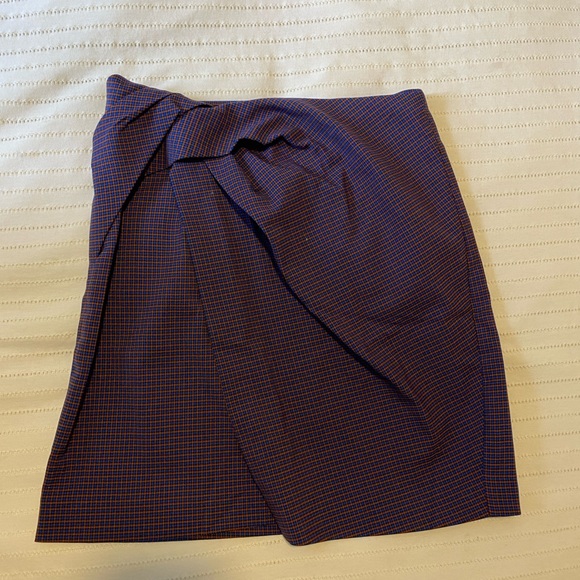 Babaton skirt - Picture 2 of 3